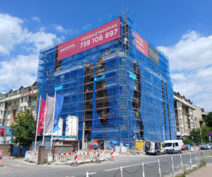 Zburzył 7 pięter, a chciał postawić 11. Miasto stanęło okoniem. Sangera 1