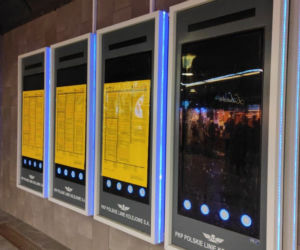 Papierowe kartki zamiast nowoczesnych ekranów! Wielka wtopa PKP