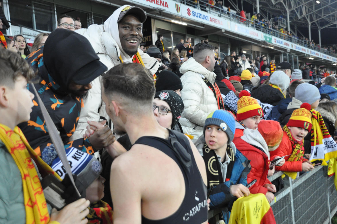 Korona Kielce - Legia Warszawa. Zdjęcia kibiców na Suzuki Arenie