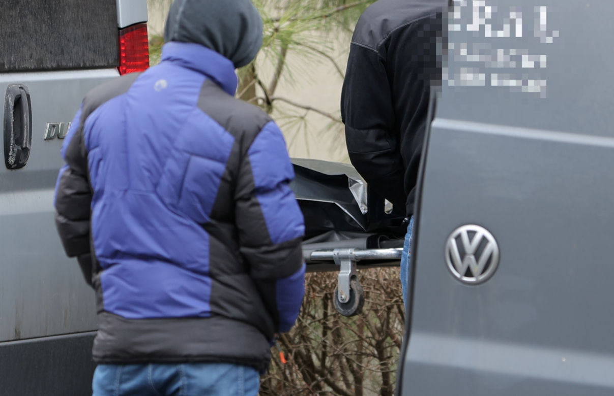 Dramat na Bielanach. Kobieta wypadła z 6 piętra