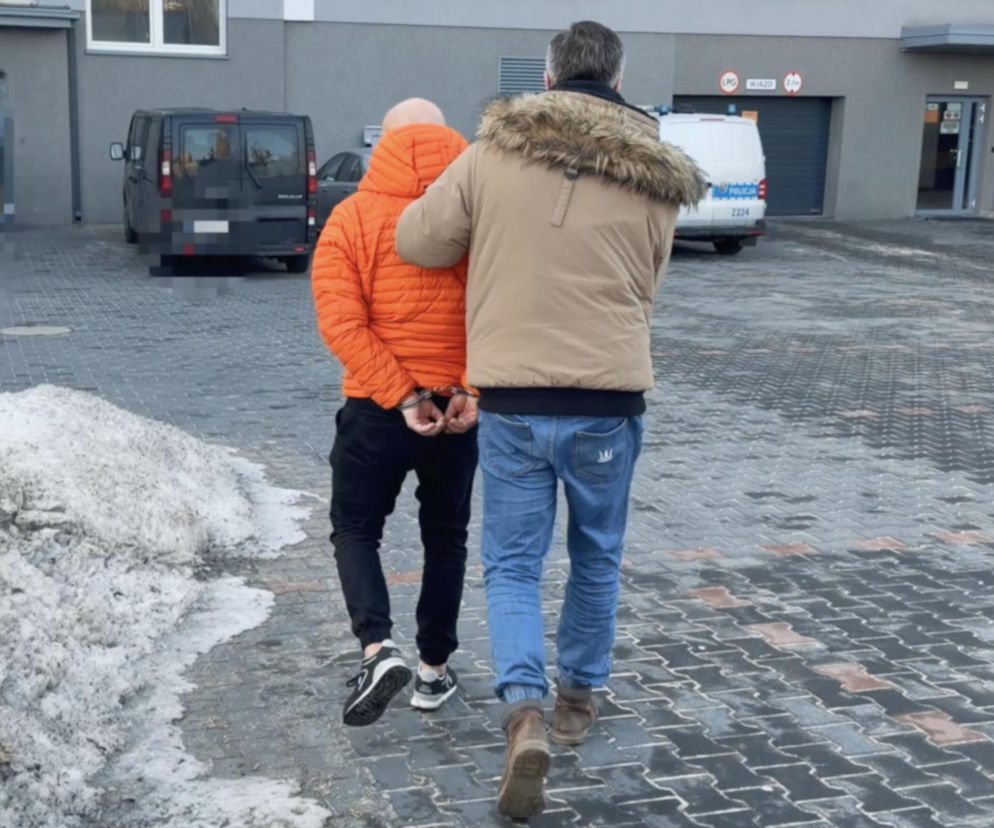 Pożar przy areszcie śledczym w Warszawie. Zatrzymano grupę pseudokibiców