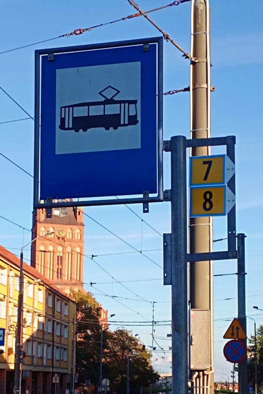 Utrudnienia na placu Zwycięstwa i Bramie Portowej