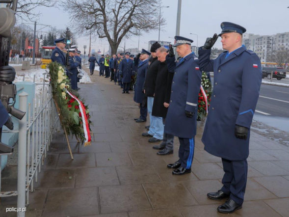 Policjant zainterweniował na urlopie i zginął. Andrzej Struj śmiertelnie dźgnięty nożem. "To był szok"