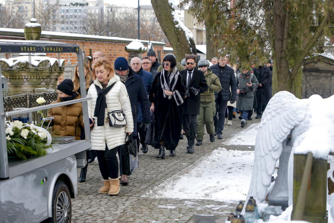 Pogrzeb Eweliny Ślotały. Rodzina i przyjaciele pożegnali pisarkę