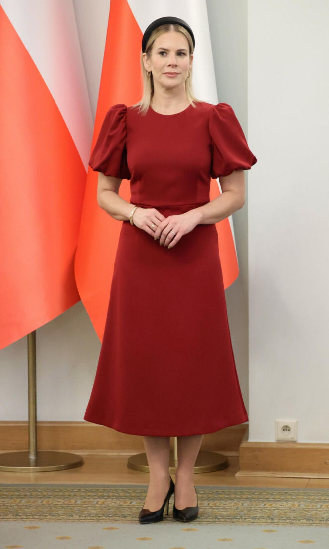 Marta Nawrocka w czerwieni