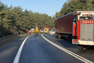 Groźny wypadek na DK10 między Bydgoszczą a Toruniem. Na miejscu śmigłowiec LPR, droga zablokowana