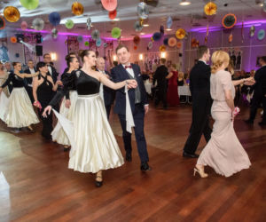 XVII Uniwersytecki Bal Charytatywny w Olsztynie. Sala była wypełniona po brzegi 