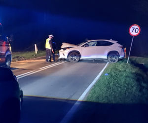 PILNE! Wypadek dwóch aut na trasie Starachowice - Tychów. Droga zablokowana