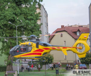 Dziecko wpadło pod samochód w Oleśnicy