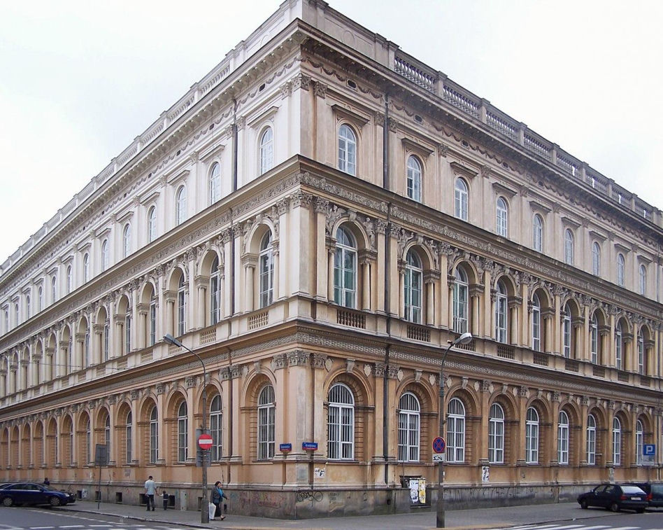 Siedziba Muzeum Etnograficznego w Warszawie przy ul. Kredytowej 1