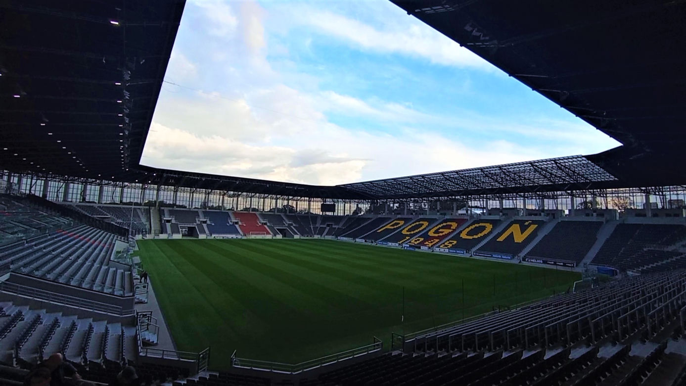 Spacery po nowym szczecińskim stadionie przyciągnęły wielu chętnych
