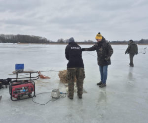 Wycinanie przerębli na zalewie siedleckim 2026