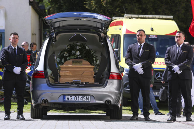 Ból, rozpacz, łzy. Poruszające sceny na pogrzebie Łukasza Litewki