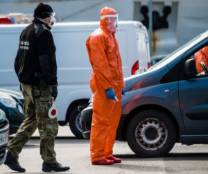 Mieszkańcy wracają promami na Wielkanoc i kwarantannę