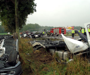 Katastrofa autokaru z maturzystami pod Jeżewem w 2005r.