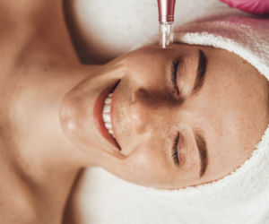 Dermapen to mikronakłuwanie z mocą. Sprawdź, jak stymuluje produkcję kolagenu