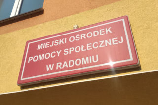 Koniec MOPS-ów w Polsce. Rząd Tuska zlikwiduje placówki? 