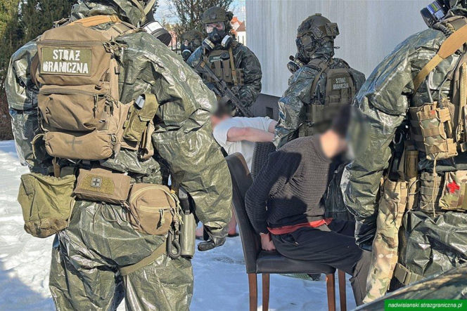 Laboratorium mefedronu w domu w Wawrze