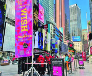 NYC prosi o   świat bez wirusa