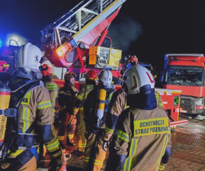 Ciężarówki płonęły jak pochodnie. Ogień przenosił się na kolejne samochody