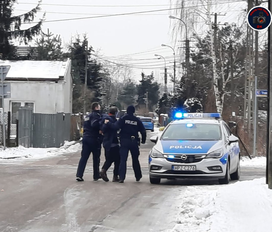 Wielki pożar domu w Grocholicach. W środku dzieci
