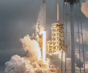 Start rakiety Falcon 9 z przylądka Canaveral