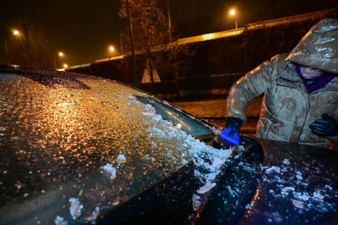 Gołoledź paraliżuje Polskę