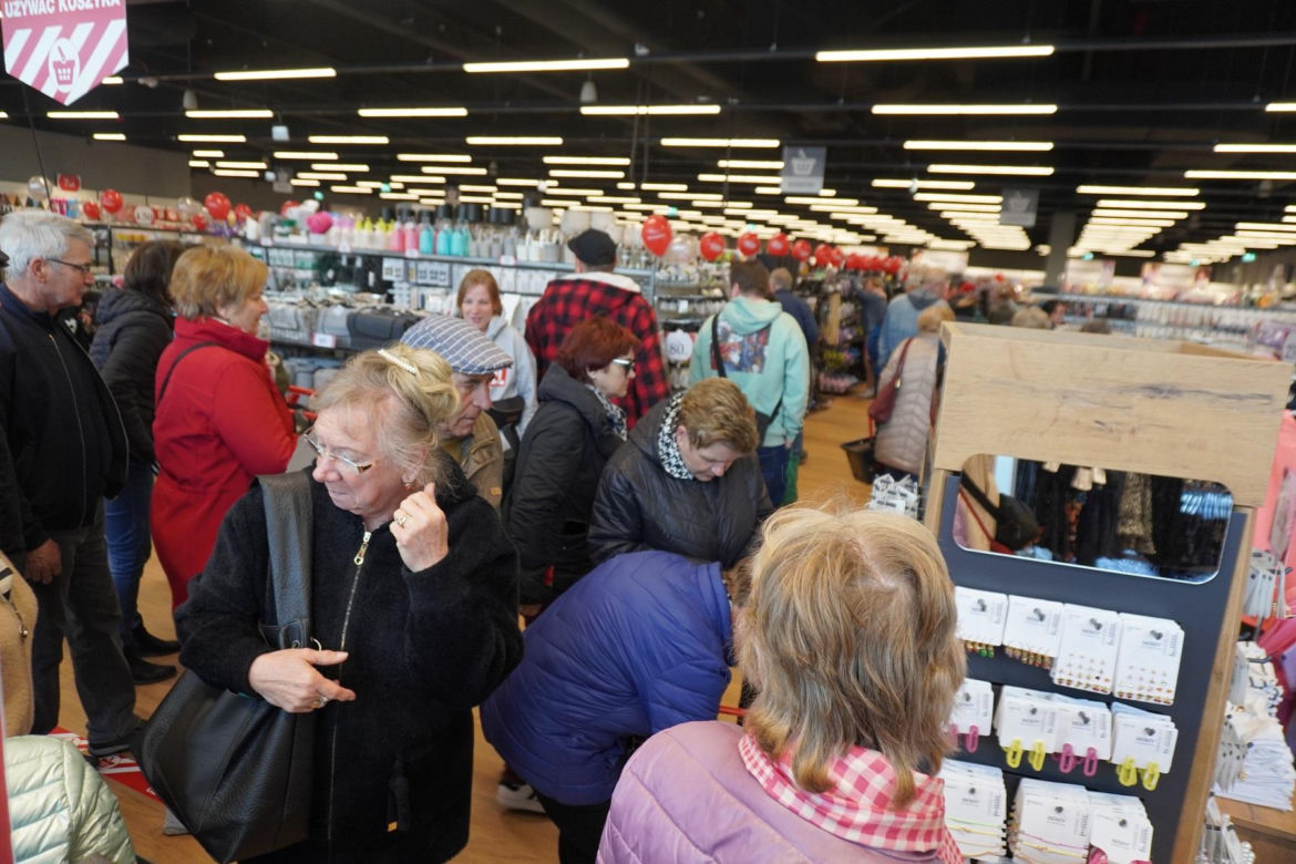 Tłumy na otwarciu Woolworth w Katowicach