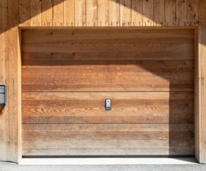 Cennik ocieplenia garażu drewnianego 2026. Jak to zrobić i czym ogrzać garaż?