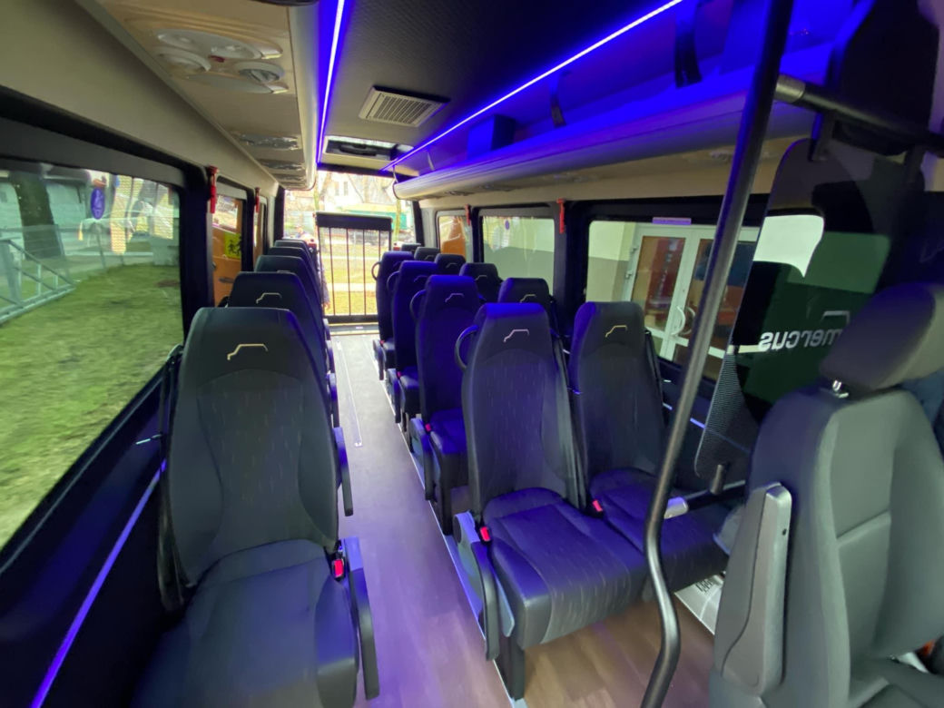 Ułatwi transport dzieci z niepełnosprawnościami. Nowy bus trafił do SOSW w Siedlcach