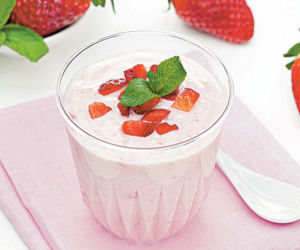 jogurt z malinami
