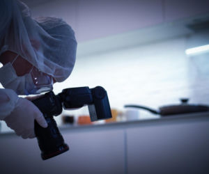 Mężczyzna znalazł ciało 28-letniej siostry w zamrażarce. Śledczy podejrzewają najgorsze