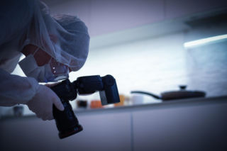 Mężczyzna znalazł ciało 28-letniej siostry w zamrażarce. Śledczy podejrzewają najgorsze