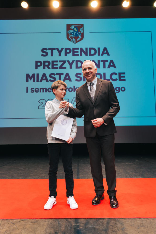 Najzdolniejsi uczniowie odebrali stypendia Prezydenta Miasta Siedlce