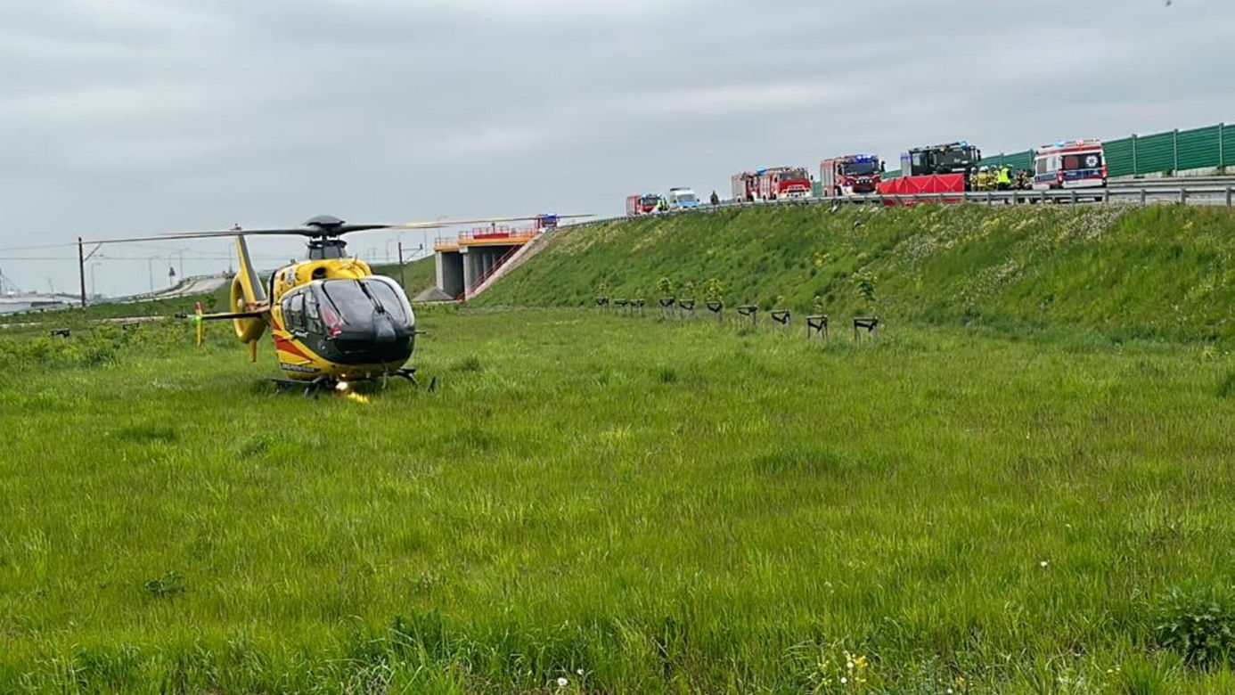 Tragiczny wypadek w Lubicach. Audi i Lexus roztrzaskane. 26-latka zginęła na miejscu