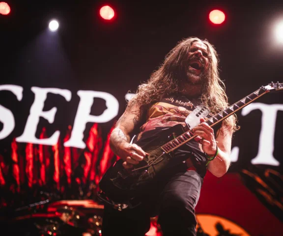 Andreas Kisser (Sepultura) wskazał zespół, dzięki któremu nauczył się grać na gitarze. Każdy powinien to znać
