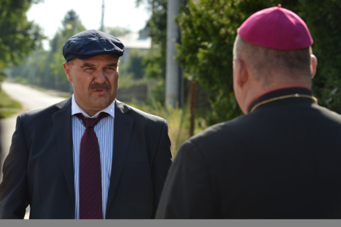 Ranczo 9 sezon odc. 114. Senator Kozioł (Cezary Żak), biskup