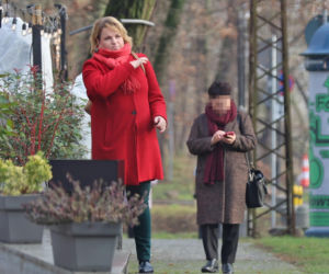 Katarzyna Bosacka w parku