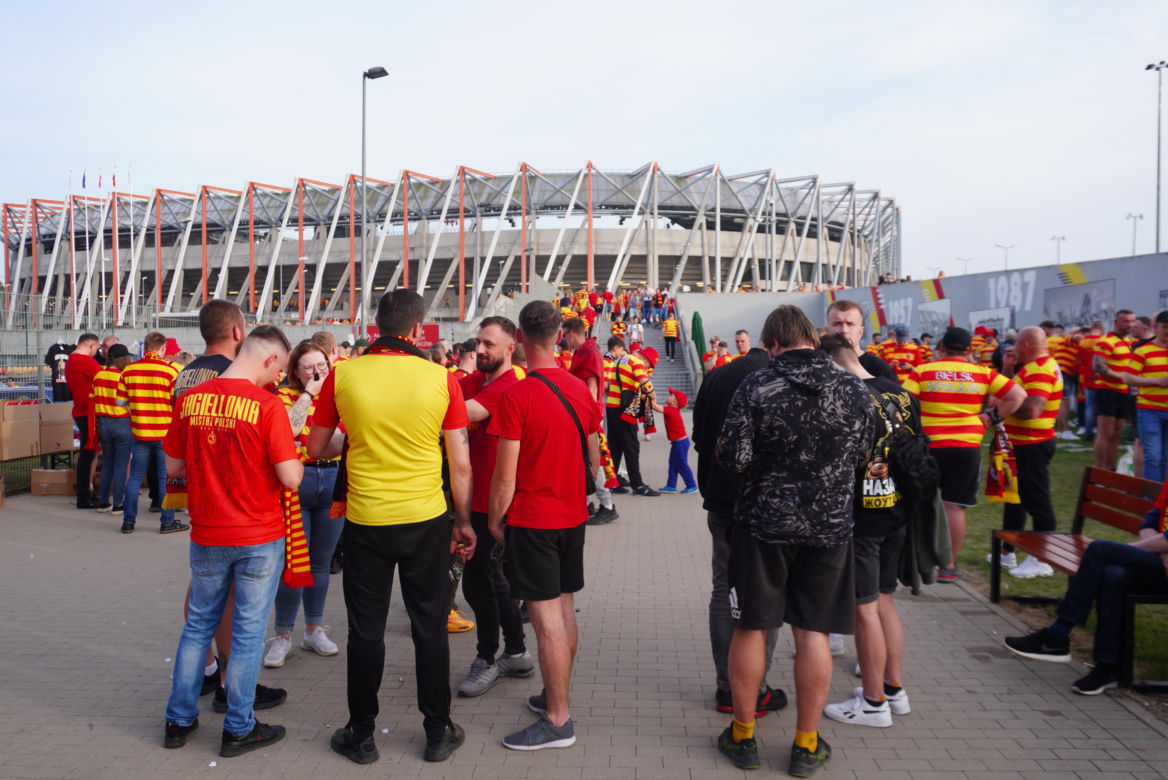 Kibice Jagiellonii Białystok przed meczem z Realem Betis 17.04.2025