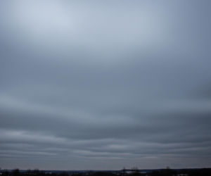 Mielec czeka pogodowy wstrząs 20.11.2025. Co skrywa mroczna kurtyna nieba?