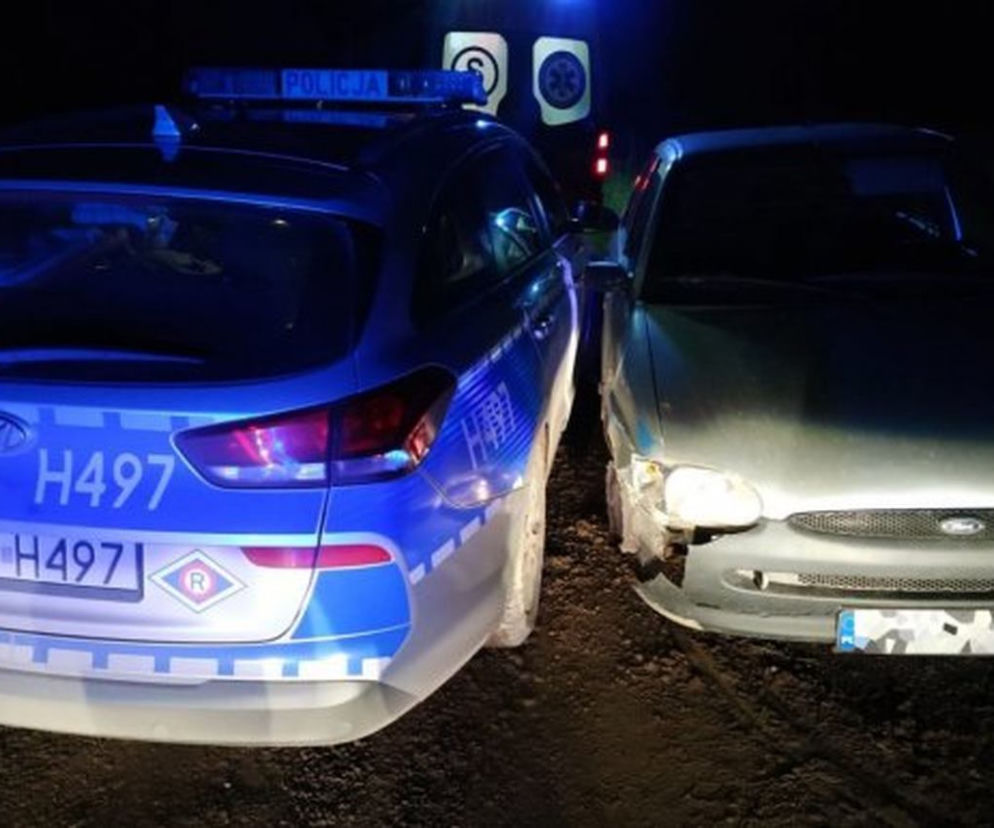 Policyjny pościg na Mazowszu. Staranował radiowóz, chciał przejechać policjanta