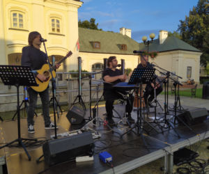 Spotkanie autorskie Artura Ziontka i koncert siedleckich artystów przy fontannie 18.08.2021