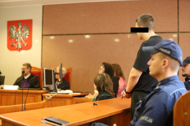 30 lat za bestialską zbrodnię. Gabriel A. z kamienną twarzą wysłuchał wyroku. Matka Andrzeja: „Ja bym obdarła go ze skóry”
