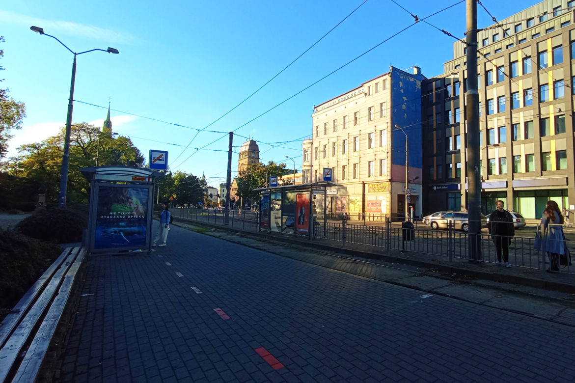 Utrudnienia na placu Zwycięstwa i Bramie Portowej