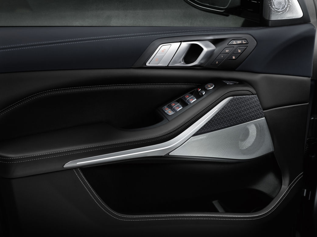 BMW X7 Edition Dark Shadow