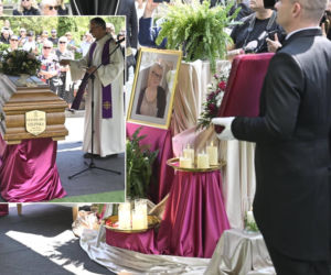 Zaskakujące zdjęcie na pogrzebie Stanisławy Celińskiej. Ustawiono je w kościele i na cmentarzu