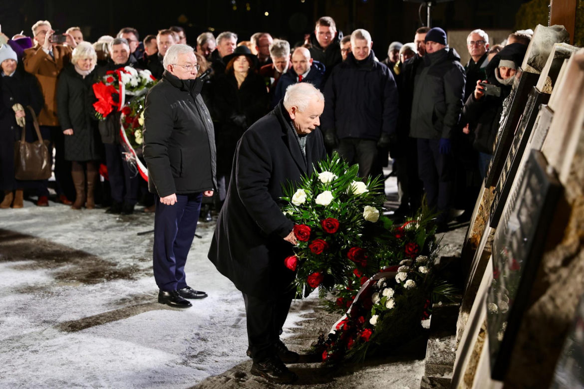 Jarosław Kaczyński w Starachowicach – Hołd dla Matki i Refleksje o Polsce