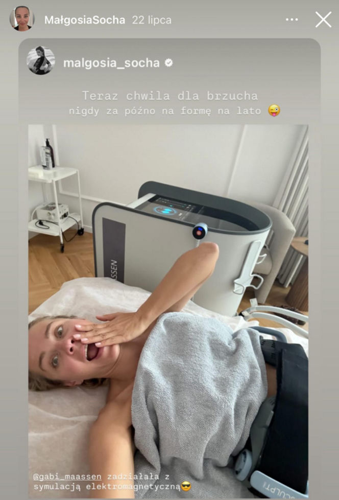 Małgorzata Socha pieści twarz prądem i światłem