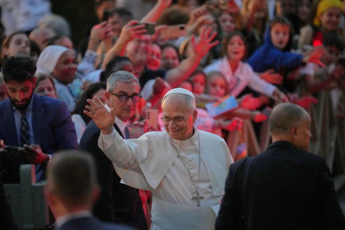 Papież Leon XIV w szpitalu z guzem płuca! Podano ważną datę