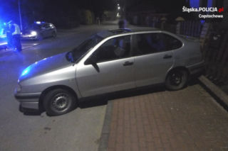 Pijany kierowca Seata zakończył jazdę na płocie posesji. Policji tłumaczył, że obowiązujące przepisy to przesada